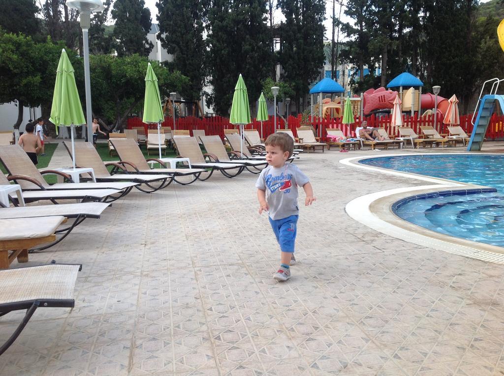Kamares Apartments Εε Poros Town Dış mekan fotoğraf