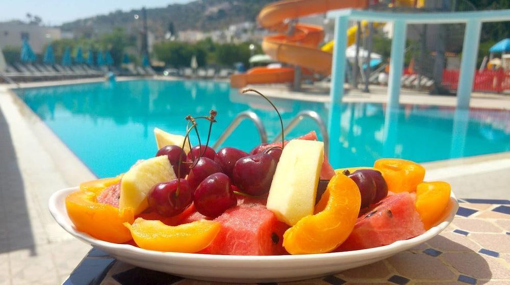 Kamares Apartments Εε Poros Town Dış mekan fotoğraf