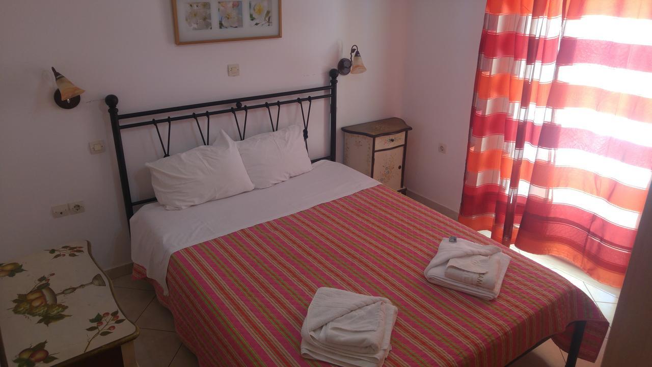 Kamares Apartments Εε Poros Town Dış mekan fotoğraf