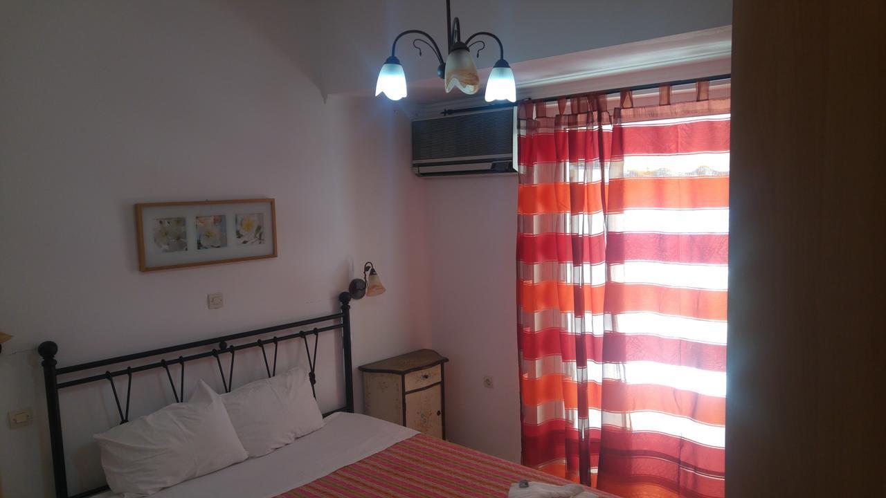 Kamares Apartments Εε Poros Town Dış mekan fotoğraf